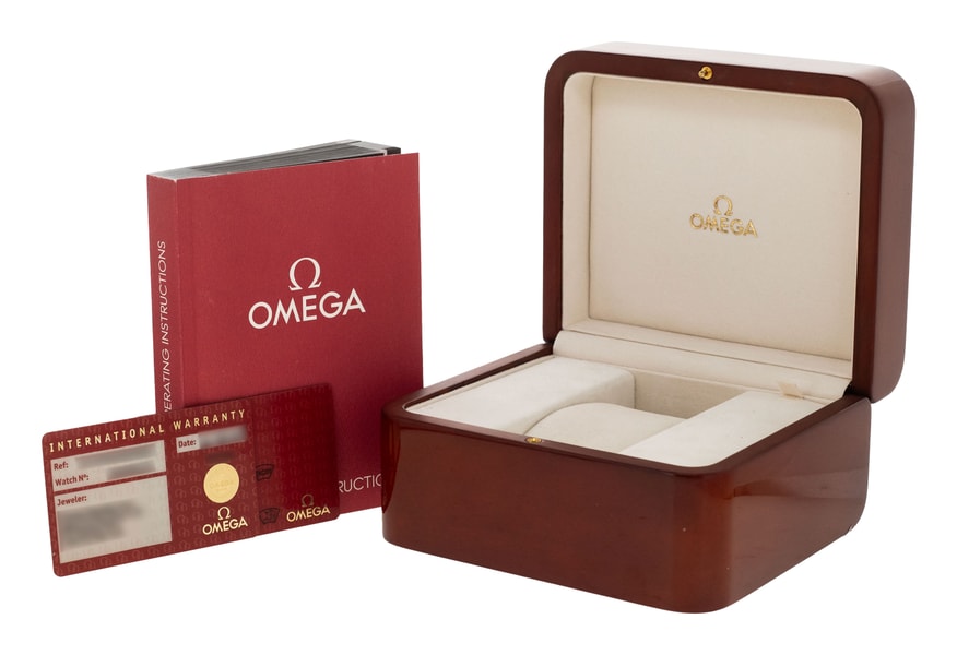 Omega Speedmaster Date 323.30.40.40.04.001